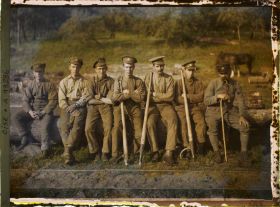 Image représentant France, Quesmy, Groupe de forestiers Canadiens