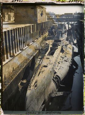 Image représentant Belgique, Ostende, Sous marin allemand dans sa Cale, le même, vue prise de l'avant