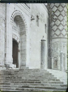 Image représentant Thrace, Andrinople, Entrée extérieure de la Cour de la Mosquée du Sultan Mourad