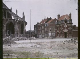 Image représentant France, Armentières, Nouvelles maisons et abside de St Waast