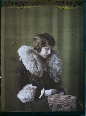 Image représentant https://musee-albert-kahn.s-museum.fr/home/NWQ2OTAwYzNmYjZlZTk1ZWQwODJmMjY4L2dlbmVyaWMtbm90aWNlLXRhYi9hdXRob3JpdHkvNjE3YTc5ZjVjZjhiODk2OGIzMzM3ZDIx/5d6900c3fb6ee95ed082f268/generic-notice-tab/authority/617a79ebcf8b8968b3337254 Mademoiselle Lerche