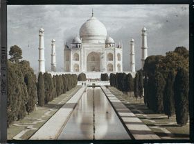 Image représentant Le grand canal axial et le mausolée du Taj Mahal