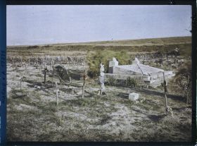 Image représentant France, Mesnil les Hurlus, Le Mesnil-les-Hurlus : le Cimetière