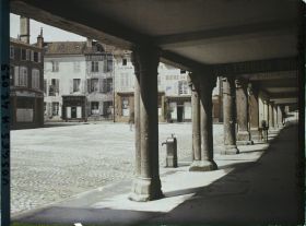 Image représentant France, St Dié, Les Arcades de la place Jules Ferry