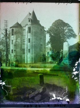 Image représentant France, Vic s/ Aisne, Monumt aux Morts