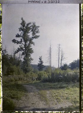 Image représentant France, La Harazée, Ce qu'était la rue de l'Eglise et l'ancien emplacement du Château