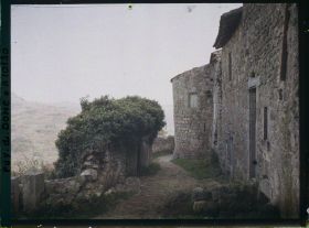 Image représentant France, Montfeyroux, Ruines de fortifications
