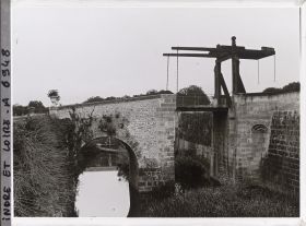Image représentant Le pont-levis à l'entrée du château