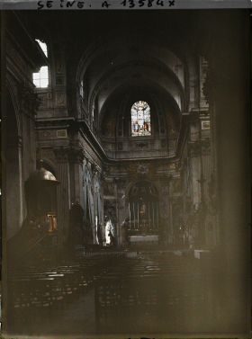 Image représentant La nef de l'église St-Louis