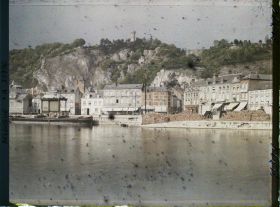 Image représentant Belgique, Dinant, Maisons reconstruites sur la rive droite