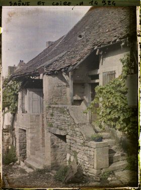 Image représentant Maison dans une ruelle descendante