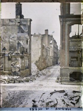 Image représentant Maisons en ruine à l'angle des rues Saint-Symphorien et des Cordeliers