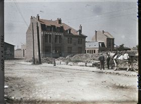 Image représentant France, La Bassée, Une vue vers la Mairie provisoire