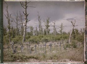 Image représentant France, Tranchées de Calonnes, Cimetière français dans le Bois Haut (Cimetière de l'Ouvrage)