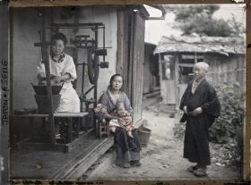 Image représentant Dévidage des cocons de soie au grand dévidoir