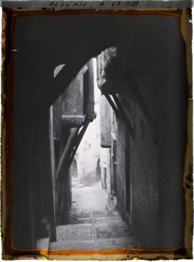 Image représentant La rue N'Fissa (ou N'Fiça) dans la Casbah