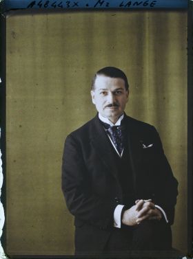 Image représentant https://musee-albert-kahn.s-museum.fr/home/NWQ2OTAwYzNmYjZlZTk1ZWQwODJmMjY4L2dlbmVyaWMtbm90aWNlLXRhYi9hdXRob3JpdHkvNjE3YTc5ZjVjZjhiODk2OGIzMzM3ZDIx/5d6900c3fb6ee95ed082f268/generic-notice-tab/authority/617a79ebcf8b8968b333711a Monsieur André Lange