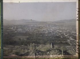 Image représentant Panorama sur la ville. A gauche, le tombeau de Timur Shah