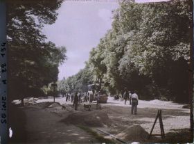 Image représentant La réfection de la chaussée à la porte de Boulogne, bois de Boulogne