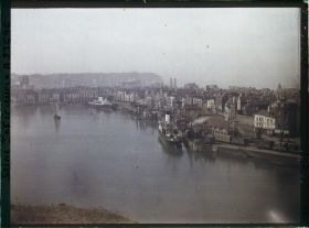 Image représentant L'Avant Port et le château