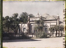 Image représentant La mosquée à côté du mausolée d'Abdour Rahmân