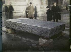 Image représentant Arc de Triomphe - Dalle qui sera posée sur la tombe du Soldat inconnu
