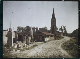 Image représentant France, Mesnil sous les Côtes, La Principale rue et l'Eglise