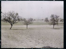 Image représentant France, Les Clayes, Vue des Champs près du Village vue prise vers le N-O.