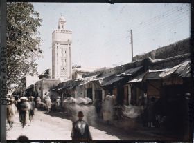 Image représentant La Grande Rue de Fès el Jédid et la mosquée Jama el Hamra