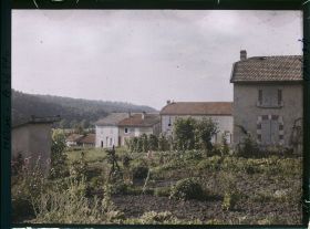 Image représentant France, La Chalade 392 h - Meuse, Vue vers le haut du Village vers la Vallée de Biesmes