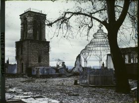 Image représentant Turquie, Magnesie, L'Eglise Grecque incendiée, la Cour