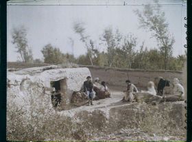 Image représentant Paysans attendant leur farine au moulin hydraulique
