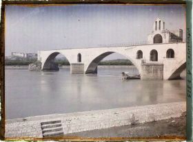 Image représentant Le pont Saint-Bénézet dit Pont d'Avignon, la chapelle Saint-Bénézet et la chapelle Saint-Nicolas
