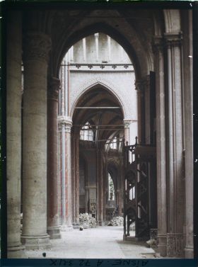 Image représentant Intérieur de la basilique de Saint-Quentin, voûte et grande nef en reconstruction