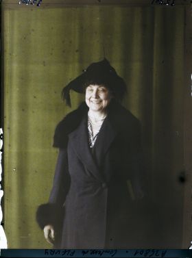 Image représentant La  https://musee-albert-kahn.s-museum.fr/home/NWQ2OTAwYzNmYjZlZTk1ZWQwODJmMjY4L2dlbmVyaWMtbm90aWNlLXRhYi9hdXRob3JpdHkvNjE3YTc5ZjVjZjhiODk2OGIzMzM3ZDIx/5d6900c3fb6ee95ed082f268/generic-notice-tab/authority/617a79ebcf8b8968b3336d40 comtesse de Fleury