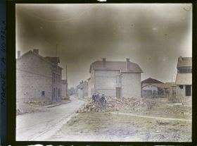 Image représentant France, Suippes, Un coin de la Place