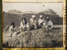 Image représentant Groupe de villageois