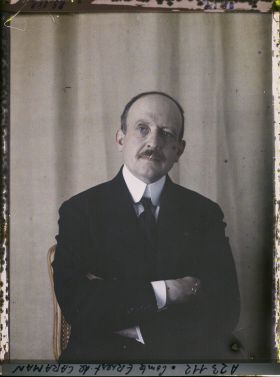 Image représentant Le Comte  https://musee-albert-kahn.s-museum.fr/home/NWQ2OTAwYzNmYjZlZTk1ZWQwODJmMjY4L2dlbmVyaWMtbm90aWNlLXRhYi9hdXRob3JpdHkvNjE3YTc5ZjVjZjhiODk2OGIzMzM3ZDIx/5d6900c3fb6ee95ed082f268/generic-notice-tab/authority/617a79ebcf8b8968b3336a27 Ernest de Caraman