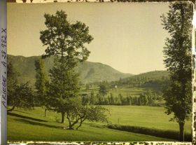 Image représentant Un coin de la vallée du Lez, vue vers l'aval