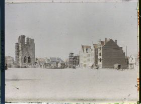 Image représentant Belgique, Ypres, Aspect de la Place du Marché et les Halles