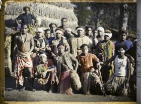Image représentant L'Exposition Coloniale Internationale de 1931, un groupe de kanak