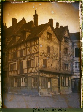 Image représentant France, Noyon, Vieille Maison place du marché au blé