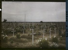 Image représentant France, Binarville (Meuse), Cimetière St Thomas N° 6 situé sur le plateau Est de la route de Binarville