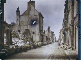 Image représentant La rue Cérès, au fond la place Royale avec la statue de Louis XV