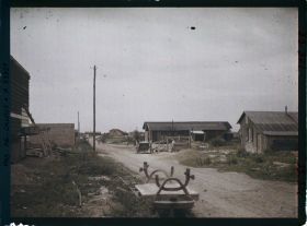 Image représentant France, Morval , La route de Combles