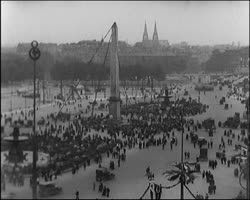 Image représentant Fêtes de la Victoire : foule place de la Concorde