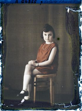 Image représentant https://musee-albert-kahn.s-museum.fr/home/NWQ2OTAwYzNmYjZlZTk1ZWQwODJmMjY4L2dlbmVyaWMtbm90aWNlLXRhYi9hdXRob3JpdHkvNjE3YTc5ZjVjZjhiODk2OGIzMzM3ZDIx/5d6900c3fb6ee95ed082f268/generic-notice-tab/authority/617a79ebcf8b8968b33374e8 Mademoiselle Colette Paquet