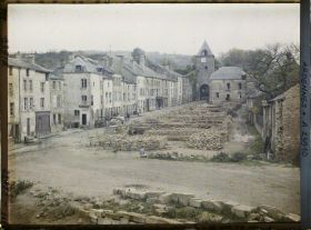 Image représentant Vue sur la Porte de Bourgogne, avec les travaux de reconstruction
