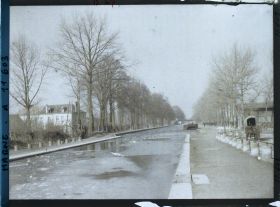 Image représentant Le canal de la Vesle en partie gelé