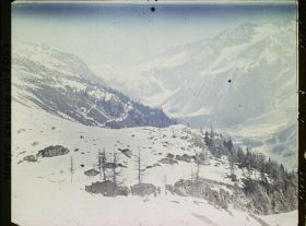 Image représentant France, Les Alpes Vue prise de la Flégère (1877m)  Col de Balme, fin de la vallée de Chamonix, Village de Tour, et à l'horizon, la Croix de Fer en Suisse